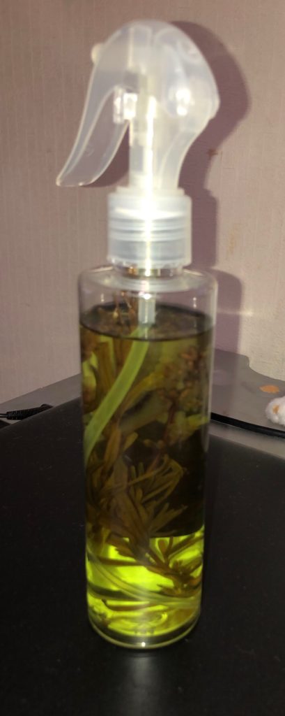コロナ対策で滅入る気分をあげあげ！ラベンダー入り消毒液